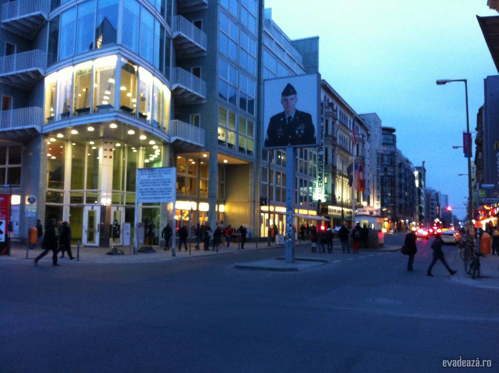 Checkpoint Charlie | 2